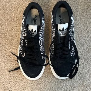 Animal print Adidas sneakers, black suede in canvas